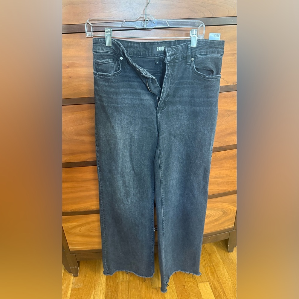 PAIGE women's black Anessa 31"L raw hem Jeans
size29